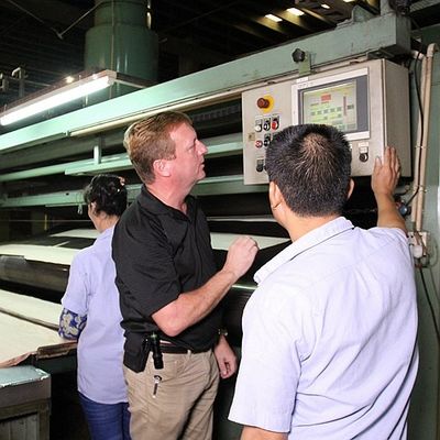 Veneer gỗ Koto tự nhiên quý cắt hạt thẳng đặc biệt Khả năng cung cấp tốt cho quy trình nhuộm