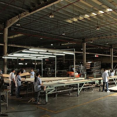 Hình Anegre Quarter Cắt gỗ Veneer thẳng Màu đồng nhất cho nhạc cụ