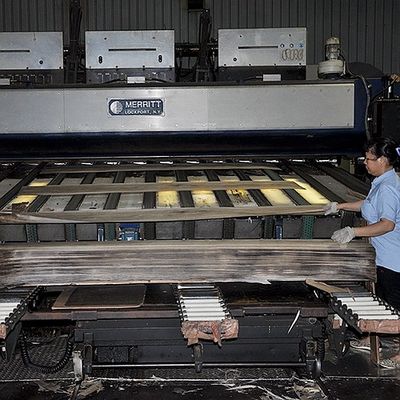 Trung Quốc Gỗ óc chó tự nhiên của Mỹ Veneer Flat Cut Crown Cut Grain cho đồ nội thất cao cấp Làm Fsc Các nhà sản xuất