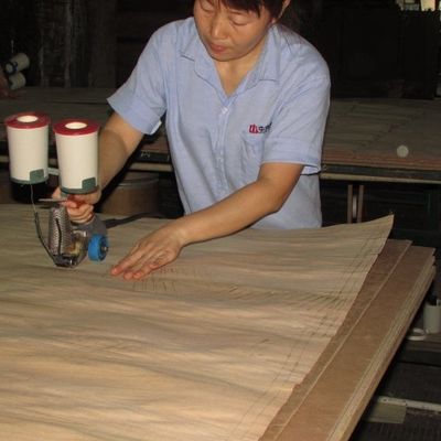 Tấm nền MDF / Ván dăm / Ván dăm Tấm nền Makore Wood Veneer 2440x1220mm