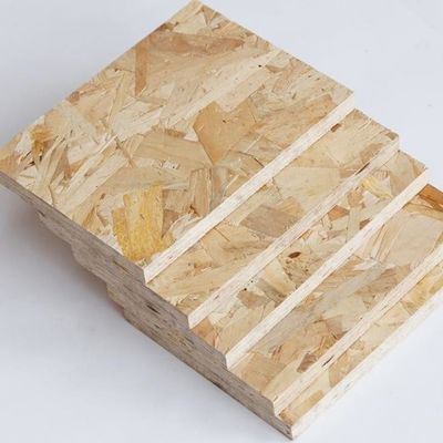 Bảng sợi hướng OSB2 Ba lớp với Radiata Pine 2745mm chiều dài cho bảng mang tải