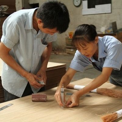 Thiết kế mới của Fancy Recomposed Smoking Eucalyptus Wood Veneer SWE-L343C / L439C 2500 * 640mm Cho Thiết kế Cửa gỗ