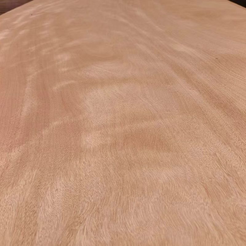 2440 * 1220 Toàn bộ Gabon Okume gỗ veneer 0.2mm - 0.4mm Cho Fancy Panel Factory