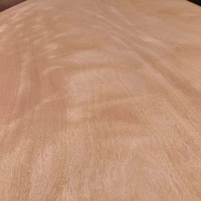 2440 * 1220 Toàn bộ Gabon Okume gỗ veneer 0.2mm - 0.4mm Cho Fancy Panel Factory